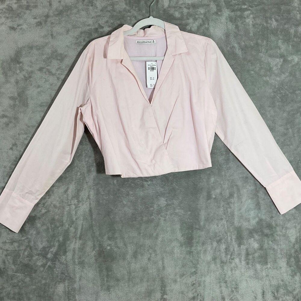 NWT Abercrombie & Fitch Women’s Size M Pink Cropped Blouse New